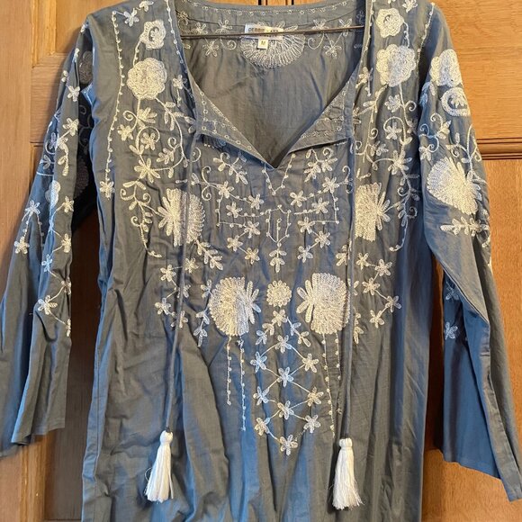 Beautiful Blue and White Embroidered Swim Cover-up, Size M - Picture 5 of 5